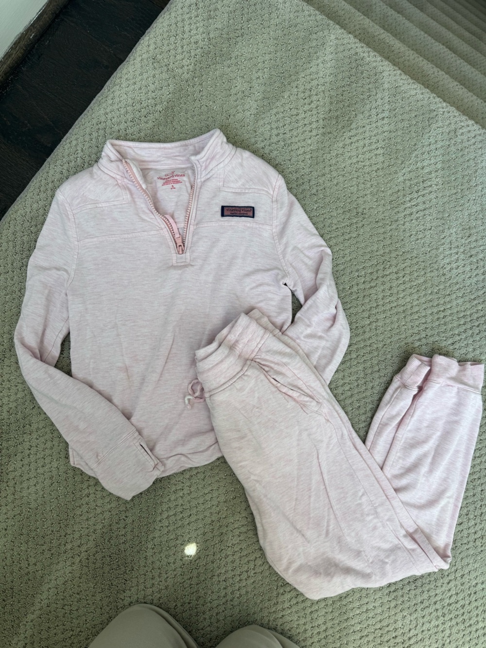 Vineyard Vines Girls Pink sweatshirt and pants set 8-10